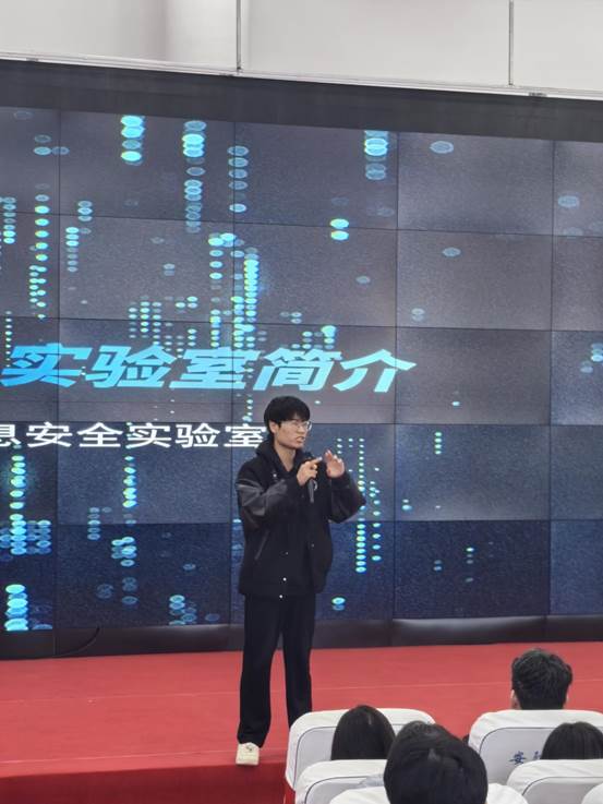 f83c054cf9ef8f2ff7398817496a200